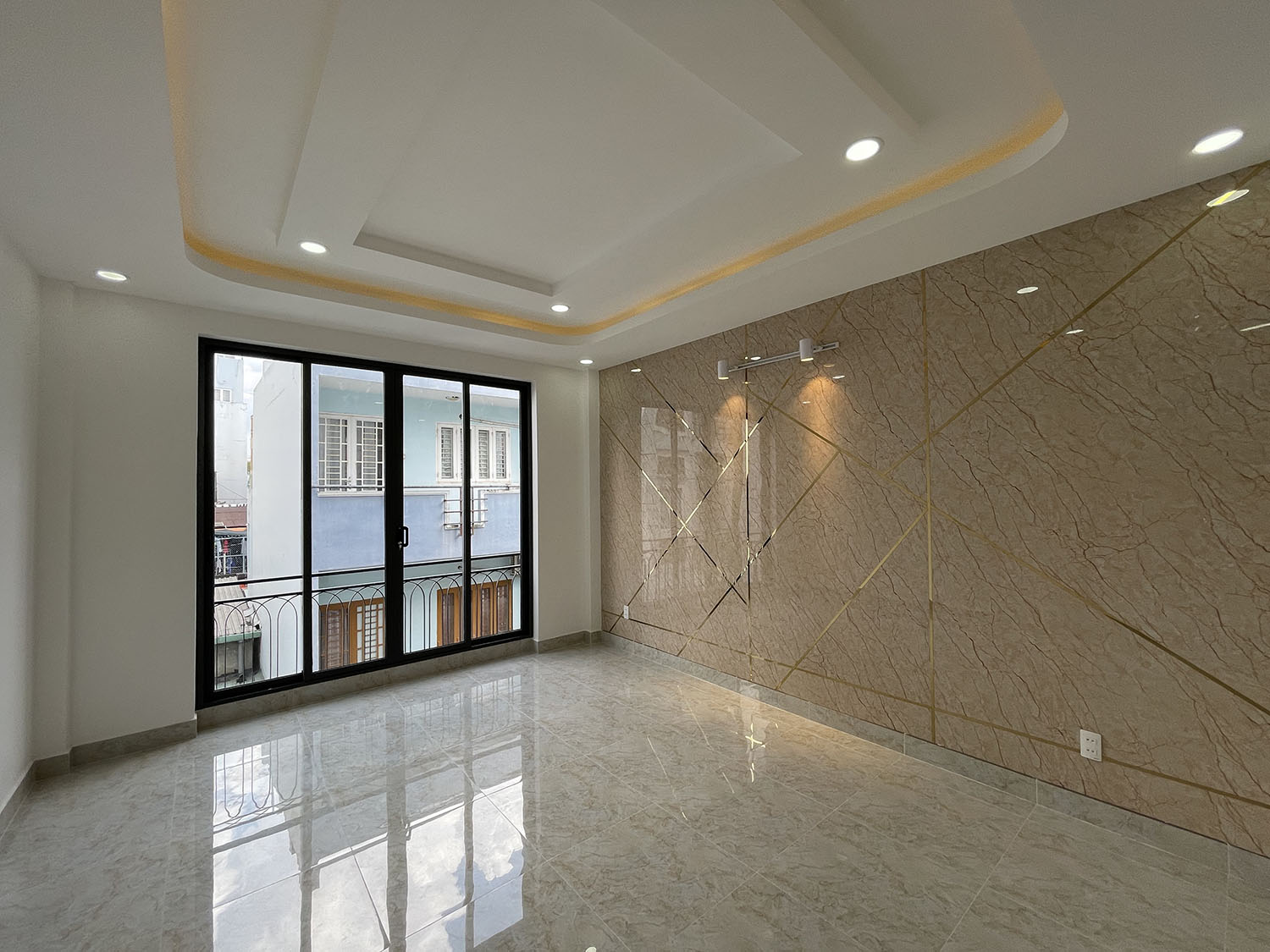 Bán nhà Đường Nguyễn Trọng Tuyển, Quận Phú Nhuận Tuyệt phẩm 4 lầu t.kế Cổ Điển PARIS PHÁP, hẻm ôtô